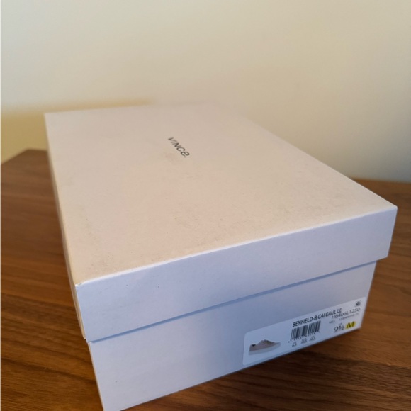 Women’s Vince Sneaker - Picture 4 of 5